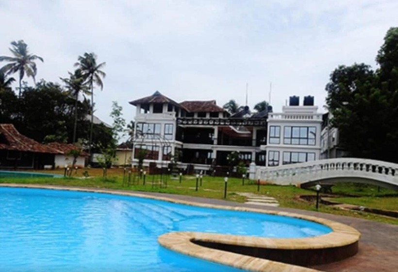 ホテル Sukhayus Wellness Heritage   Cherai