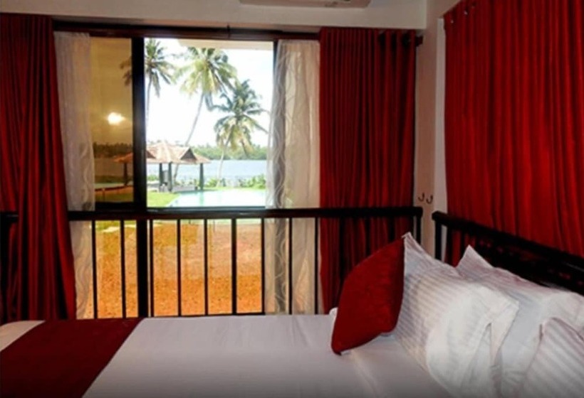 ホテル Sukhayus Wellness Heritage   Cherai