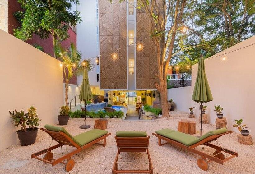 Oostel Smart Capsule Hostel   Tulum Pueblo