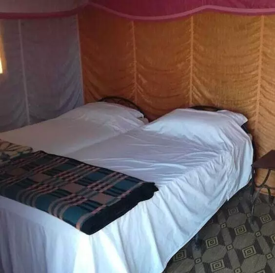 پانسیون Caravan Renard Du Désert