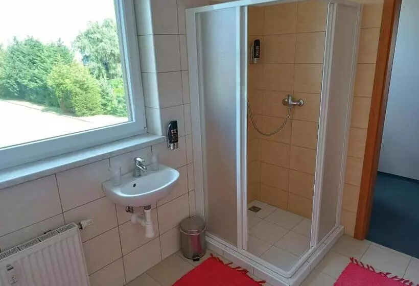 Majatalo Restaurace A Penzion U Lesa