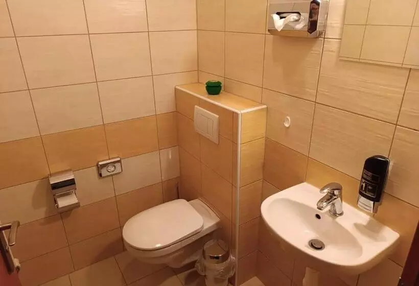 Majatalo Restaurace A Penzion U Lesa