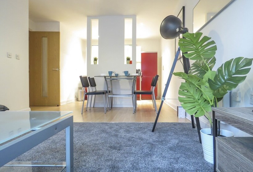 Tudors Esuites Birmingham Apartments With Gated Parking