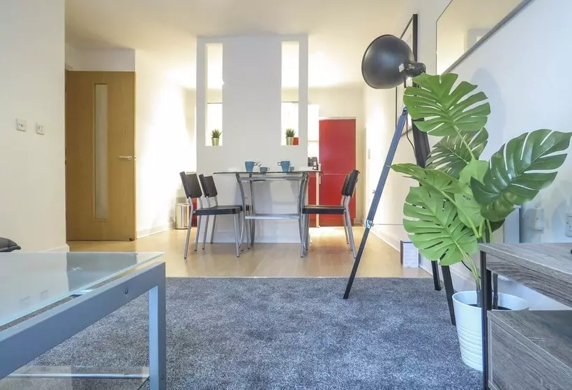 Tudors Esuites Birmingham Apartments With Gated Parking