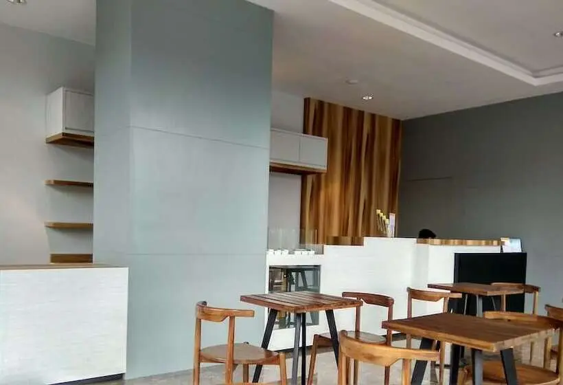 ホテル Collection O Bekasi Timur Near Gedung Juang Formerly Regia Tambun