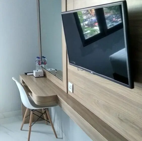 ホテル Collection O Bekasi Timur Near Gedung Juang Formerly Regia Tambun
