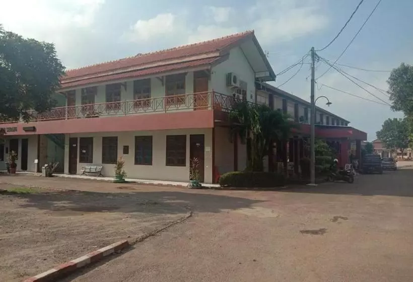 Hotelli Oyo 3277 Inayah Pkpri