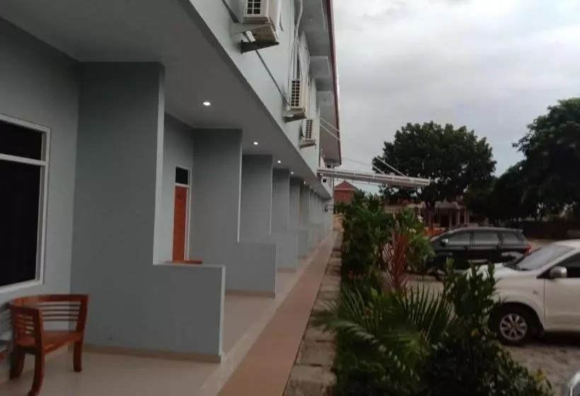 Hotelli Oyo 3277 Inayah Pkpri