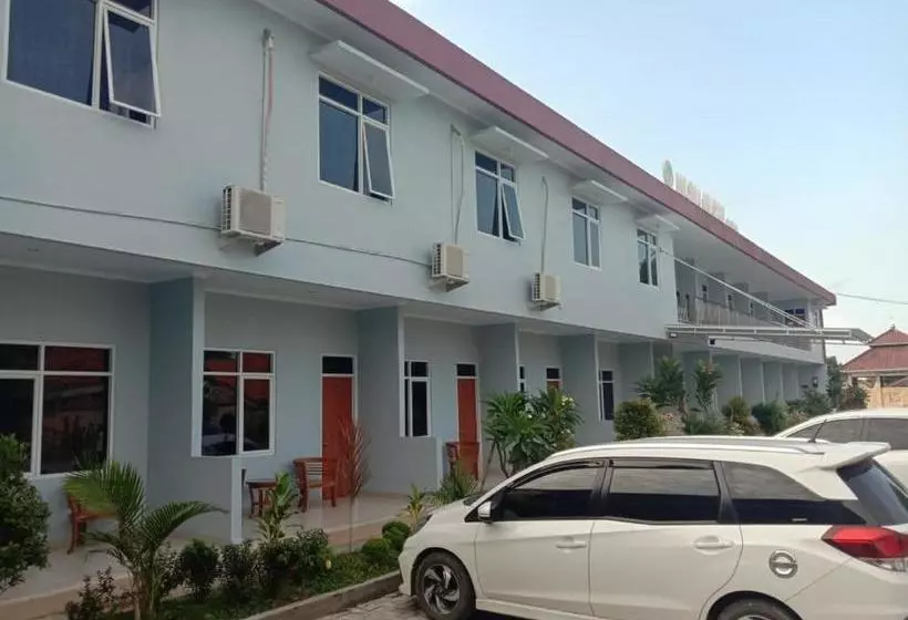 Hotelli Oyo 3277 Inayah Pkpri