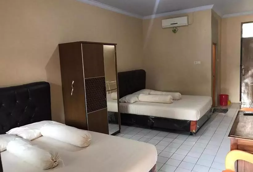 Hotelli Oyo 3277 Inayah Pkpri