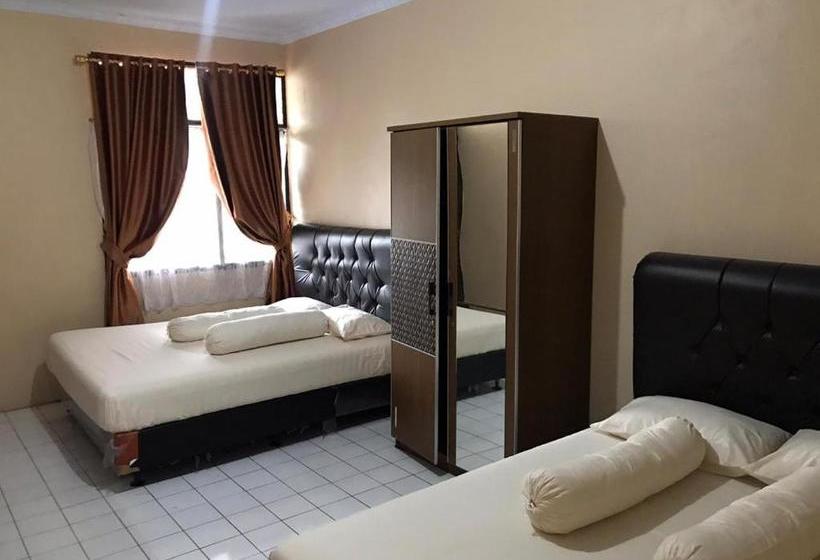 Szálloda Oyo 3277 Inayah Pkpri