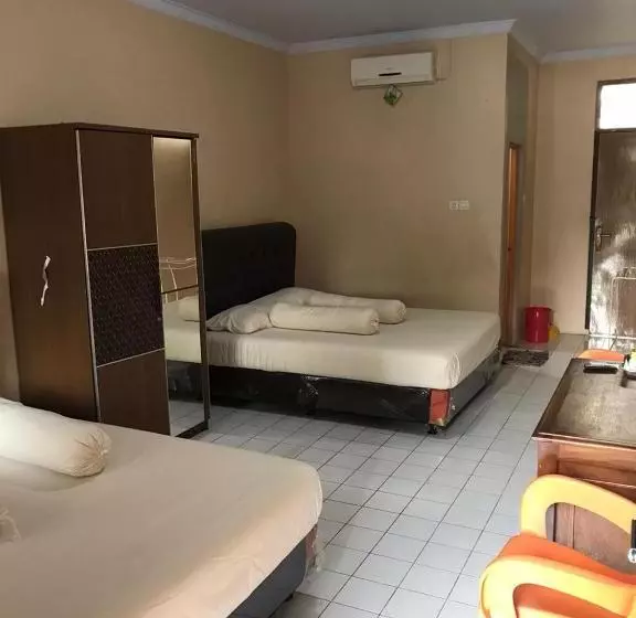 Hotelli Oyo 3277 Inayah Pkpri