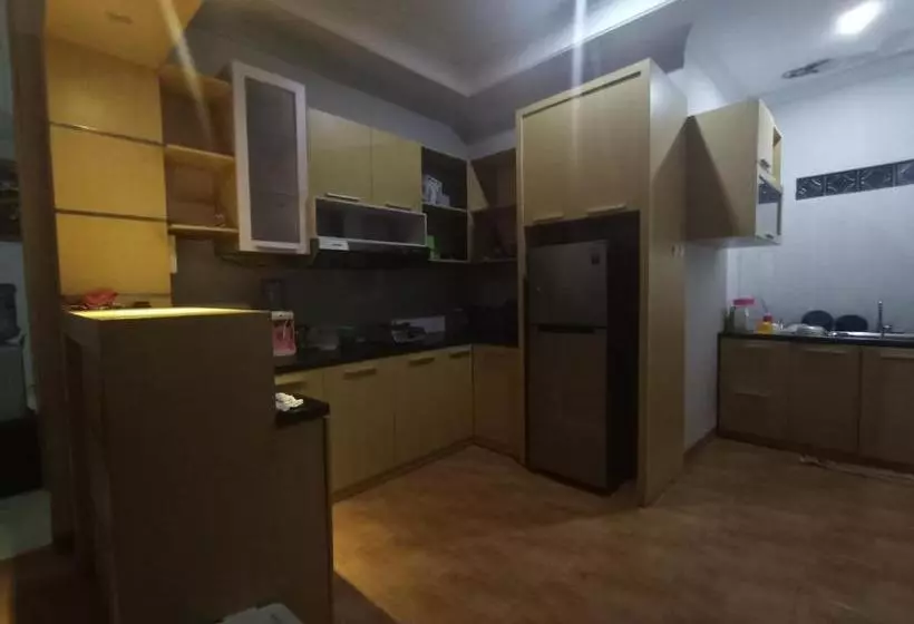 ホテル Oyo 3293 Sulthan Ix Guest House