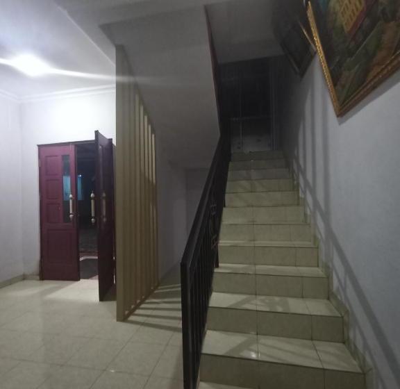 בית מלון כפרי Oyo 3293 Sulthan Ix Guest House
