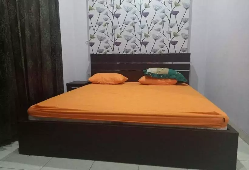ホテル Oyo 3293 Sulthan Ix Guest House