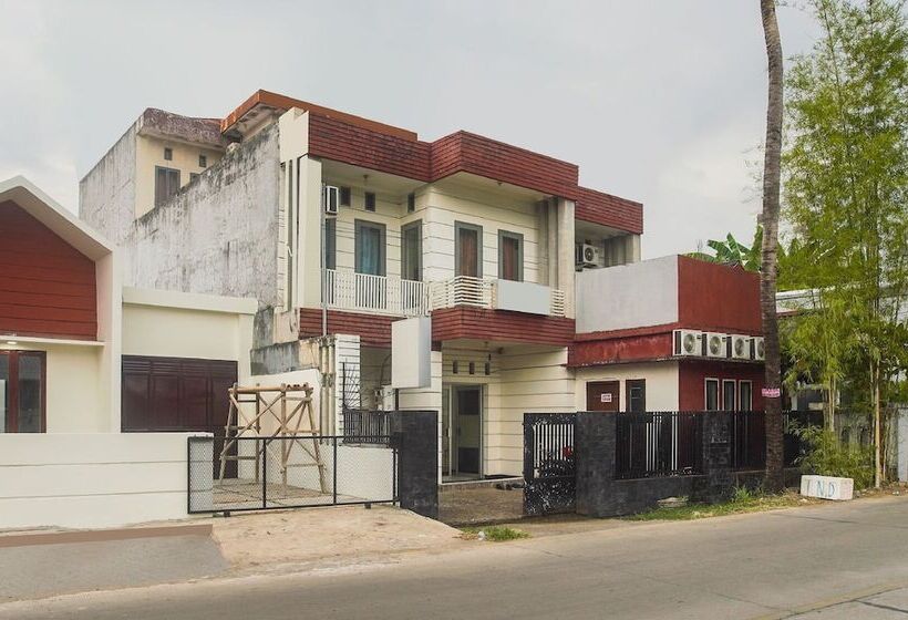 هتل Oyo 3323 Icha Homestay