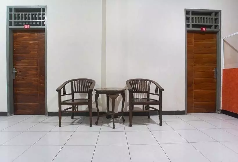 هتل Oyo 3323 Icha Homestay