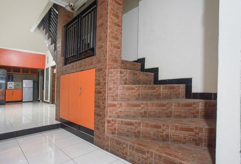 هتل Oyo 3323 Icha Homestay