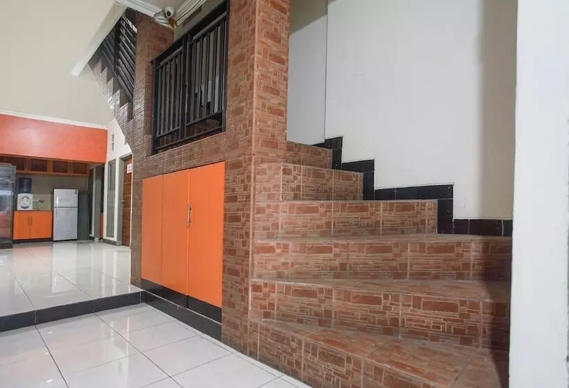 هتل Oyo 3323 Icha Homestay