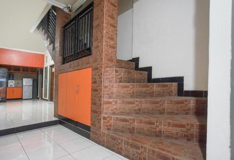 هتل Oyo 3323 Icha Homestay