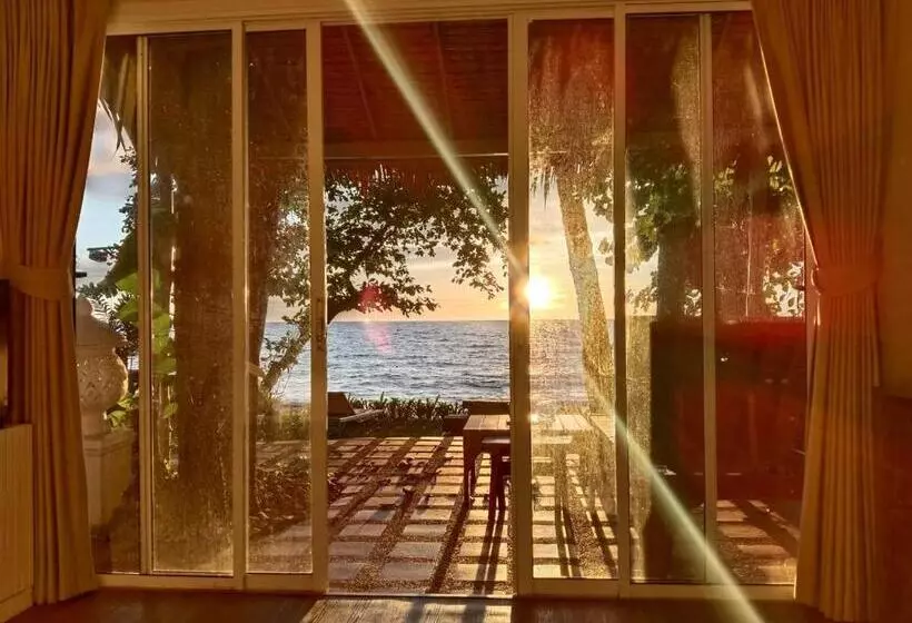 Hotelli Saffron On The Sea Resort