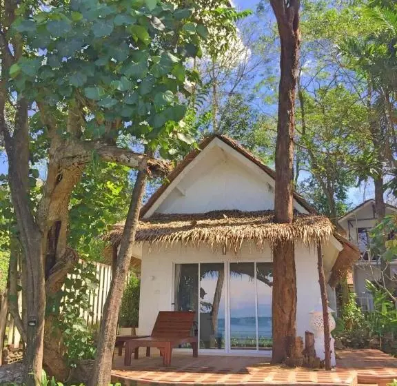 Hotelli Saffron On The Sea Resort