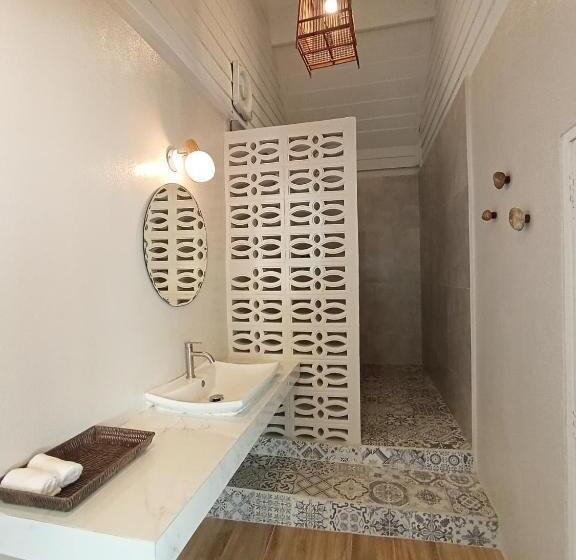 فندق Saffron On The Sea Resort