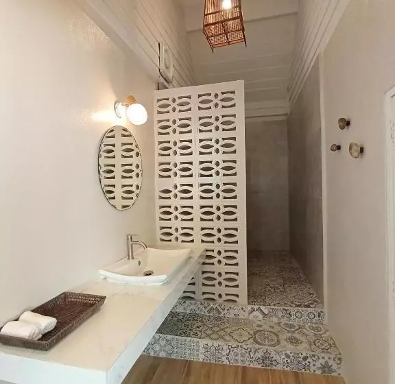 Hotelli Saffron On The Sea Resort