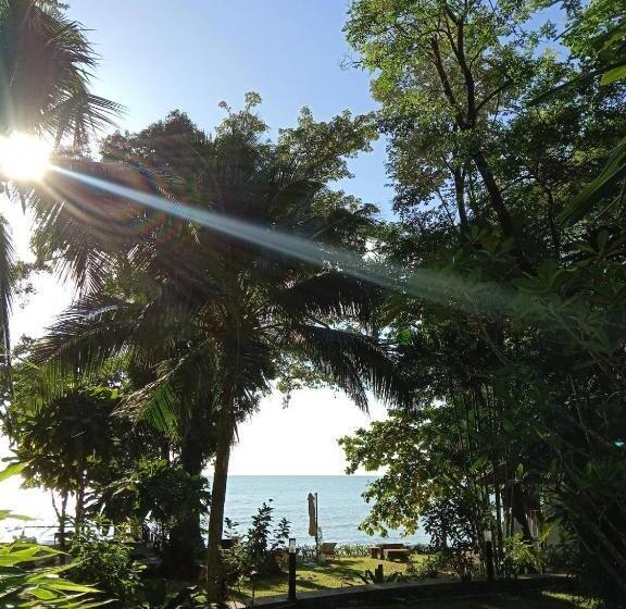 فندق Saffron On The Sea Resort