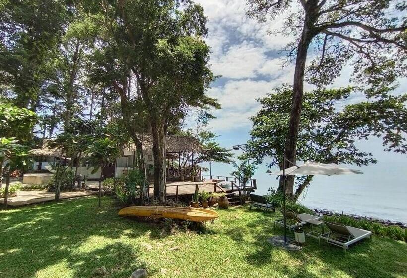 فندق Saffron On The Sea Resort