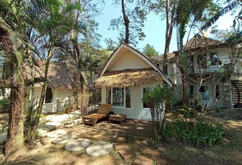 فندق Saffron On The Sea Resort