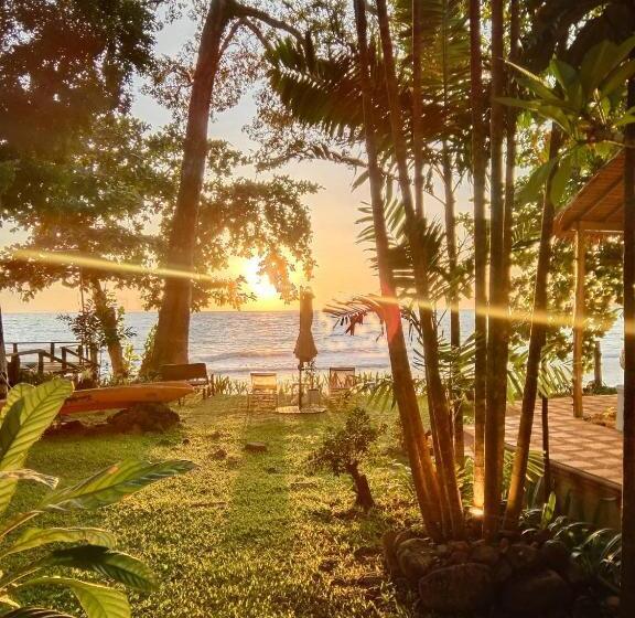 فندق Saffron On The Sea Resort