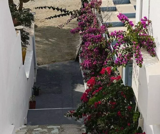 Perigiali Rooms & Apartments Folegandros