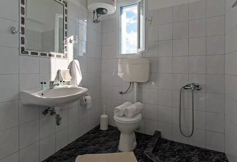 Perigiali Rooms & Apartments Folegandros