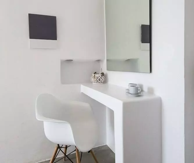 Perigiali Rooms & Apartments Folegandros