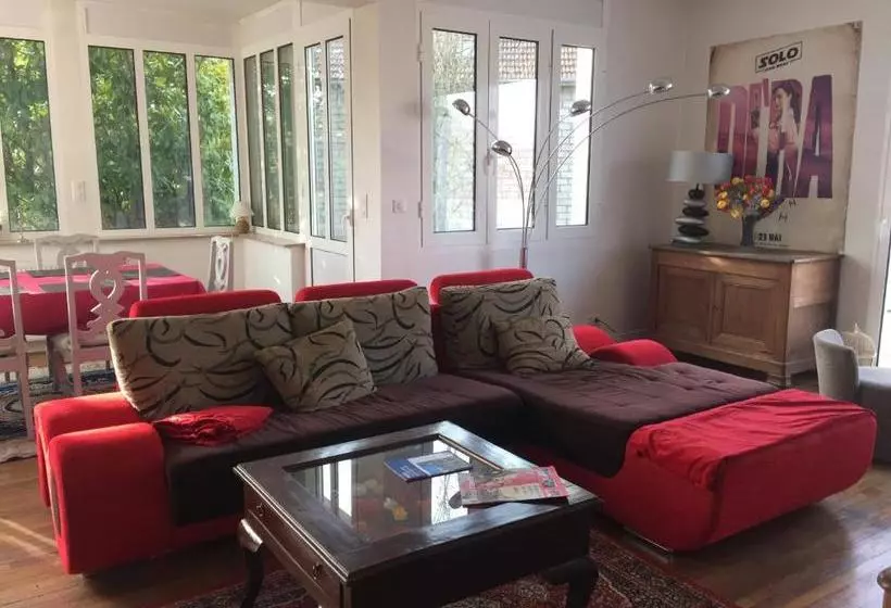 تختخواب و صبحانه Villa Blanqui