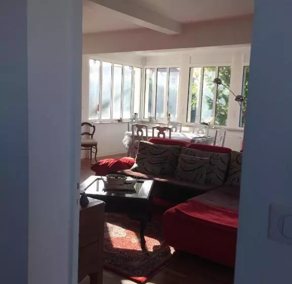 تختخواب و صبحانه Villa Blanqui