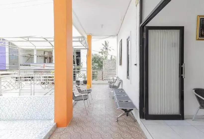 Urbanview Hotel Near Jatim Park 3 By Reddoorz