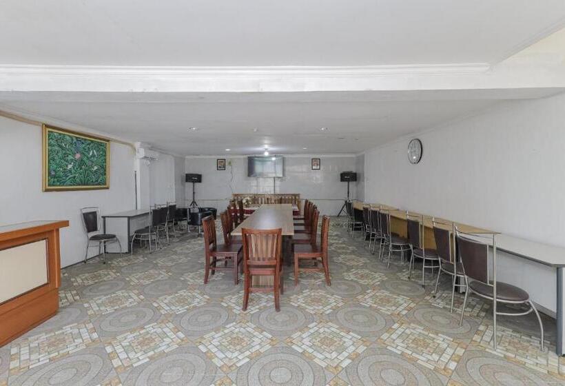 Urbanview Hotel Near Jatim Park 3 By Reddoorz