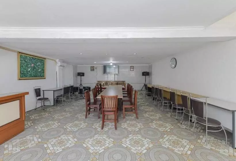 Urbanview Hotel Near Jatim Park 3 By Reddoorz