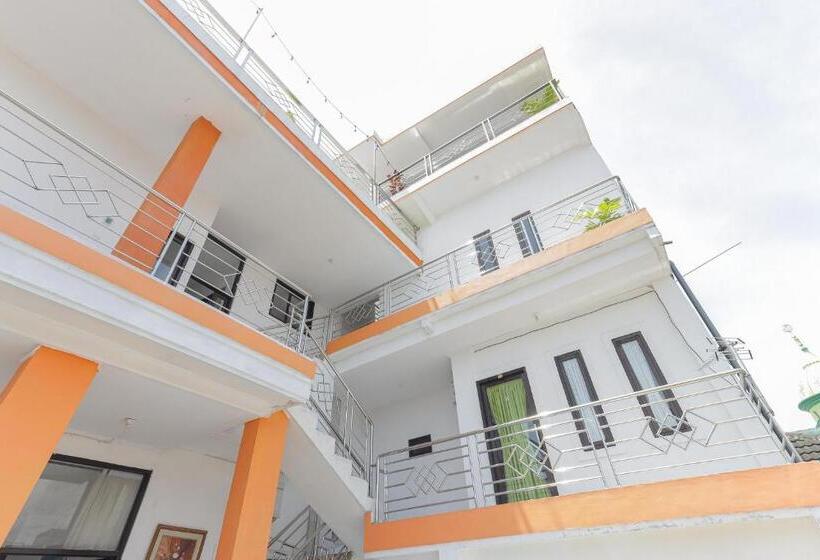 Urbanview Hotel Near Jatim Park 3 By Reddoorz