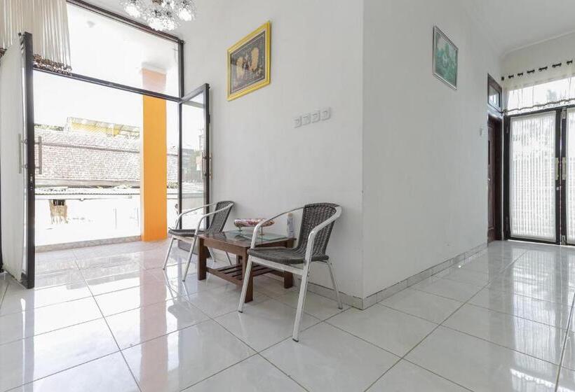 Urbanview Hotel Near Jatim Park 3 By Reddoorz