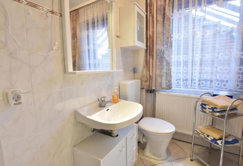 Beautiful Apartment In Proseken With Garden