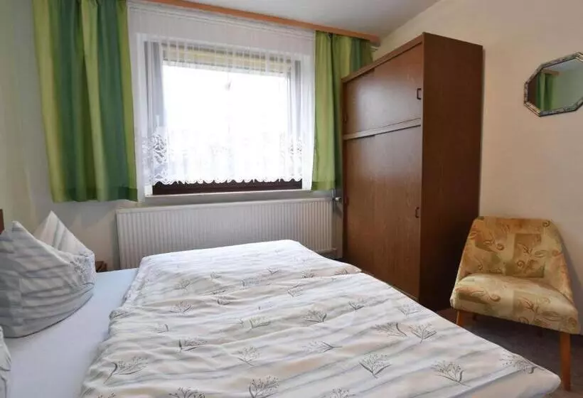 Beautiful Apartment In Proseken With Garden