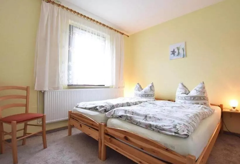 Beautiful Apartment In Proseken With Garden