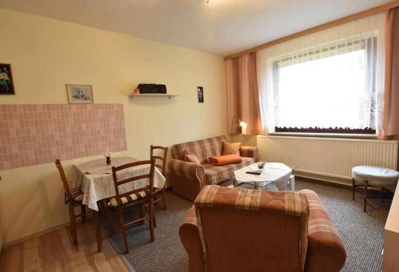 Beautiful Apartment In Proseken With Garden