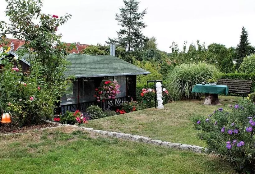 Beautiful Apartment In Proseken With Garden