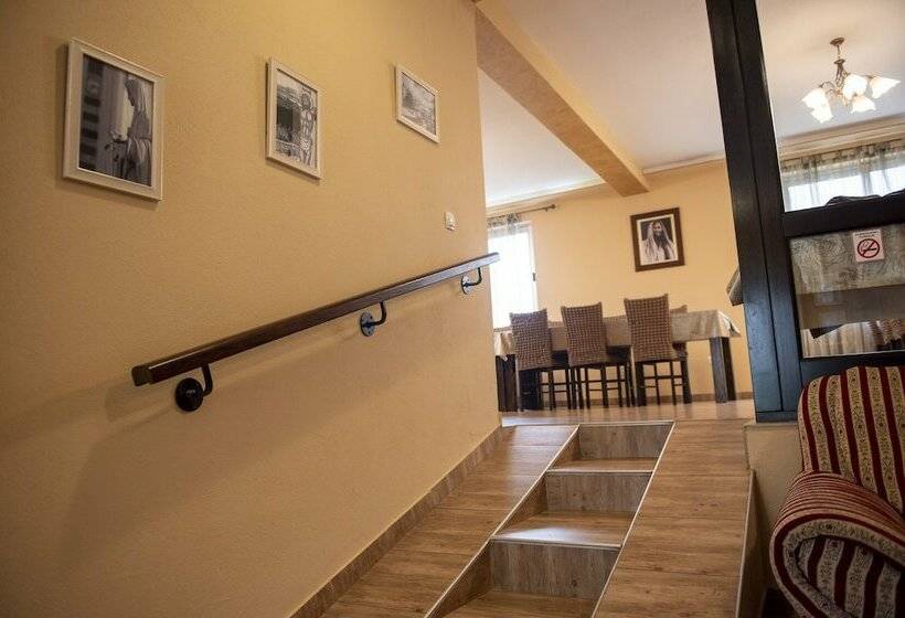 تختخواب و صبحانه Pansion Eden