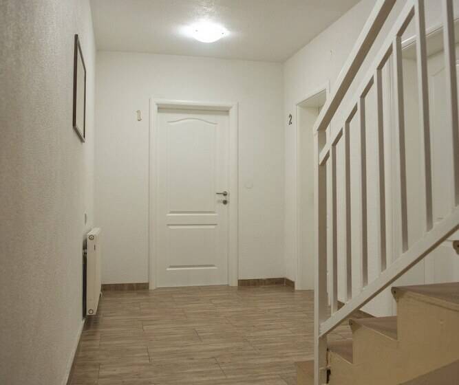 تختخواب و صبحانه Pansion Eden