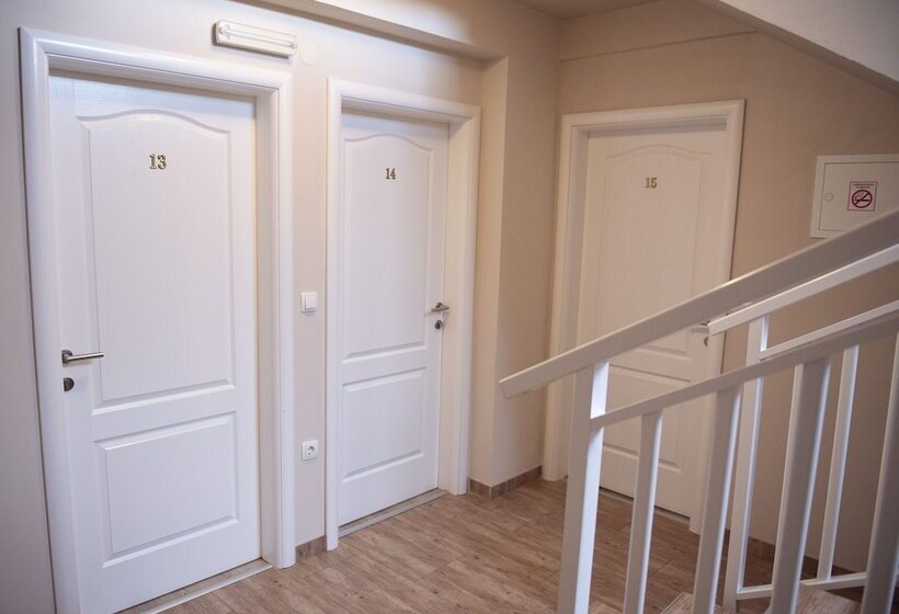 تختخواب و صبحانه Pansion Eden